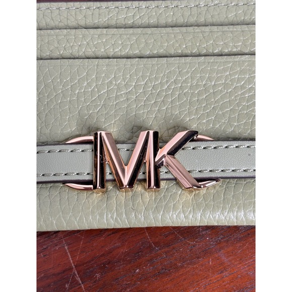 Michael Kors Reed Large Pebbled Leather Card Holder Case Wallet Green NWOT - Picture 3 of 3